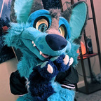 neon_woof Profile Picture